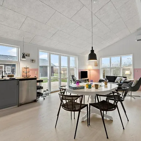 別荘 3 Bedroom Stunning In Frørup