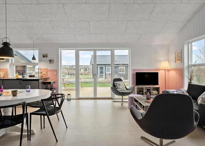 Ferienhaus 3 Bedroom Stunning In
